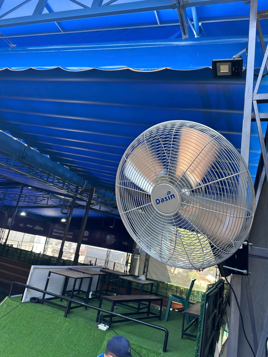 Quạt treo công nghiệp Dasin làm mát sân thi đấu